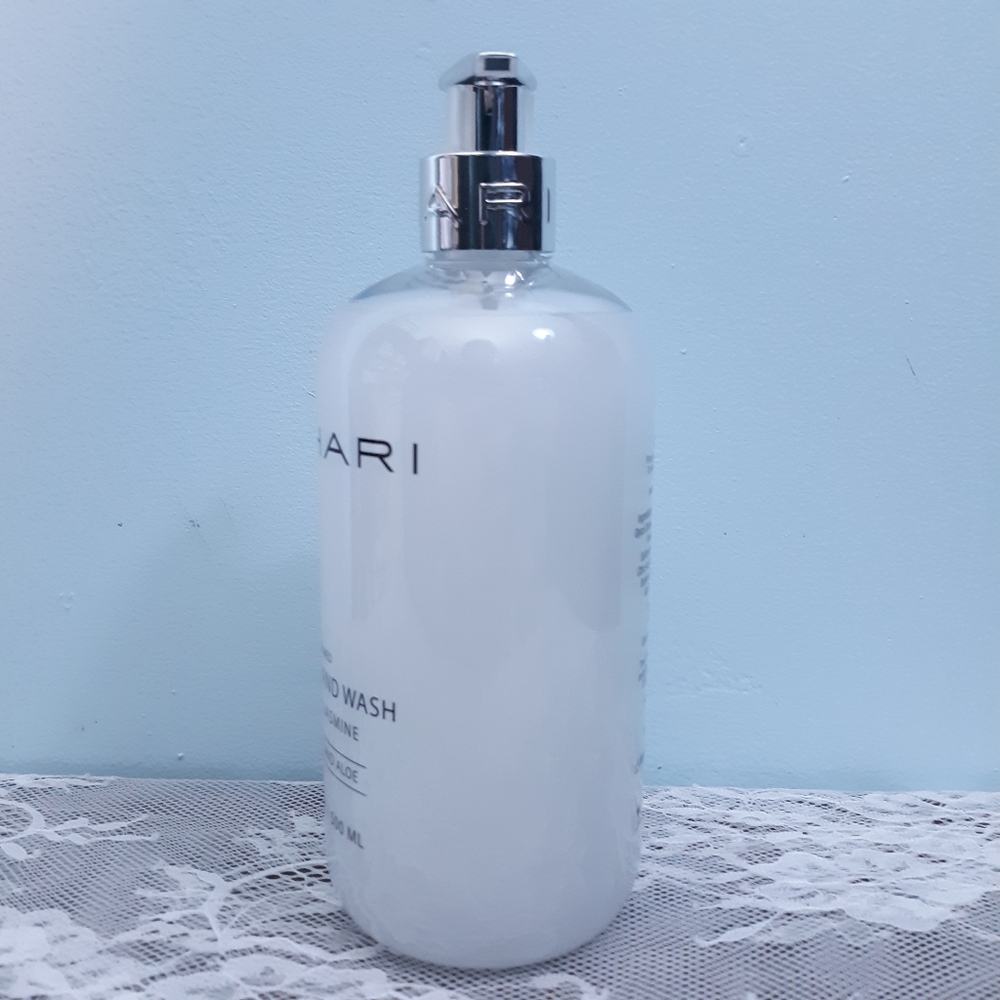 Tahari Vanilla Jasmine Scented Hand Wash Liquid Soap Floral Perfumed Cleanser - Picture 4 of 4